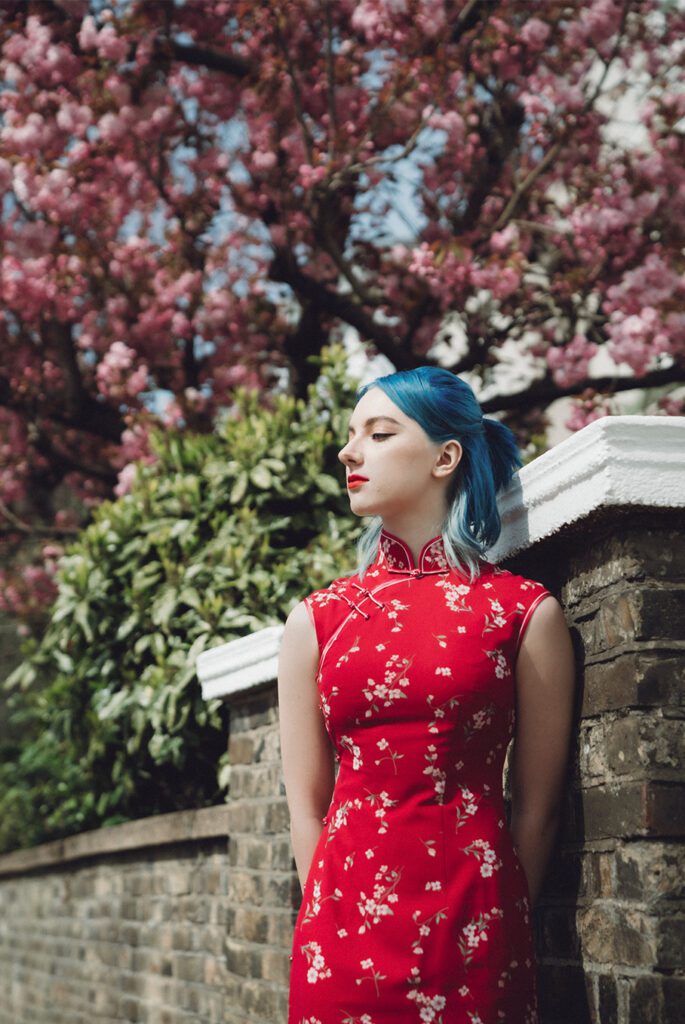 Our muse Alexandra wore a Chinese Dress (Qipao) with her eye catching blue hair.