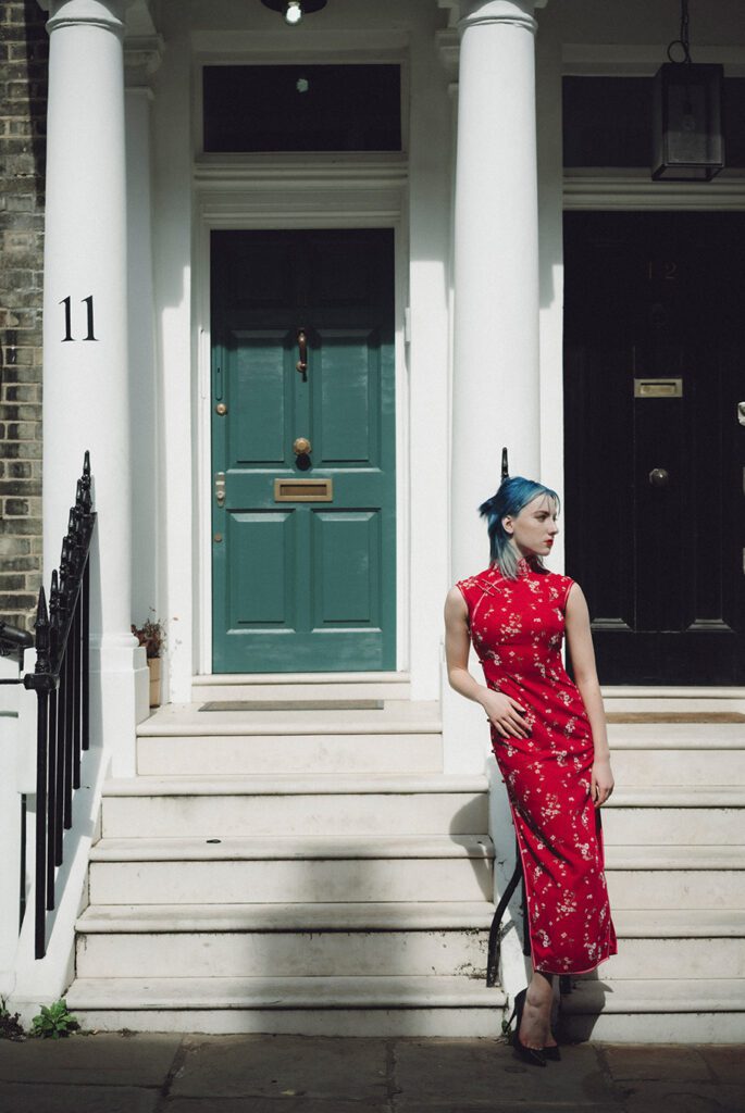 Our muse Alexandra wore a Chinese Dress (Qipao) with her eye catching blue hair.