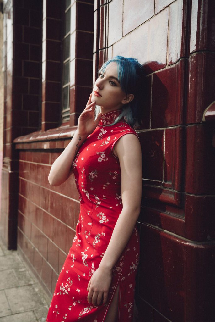 Our muse Alexandra wore a Chinese Dress (Qipao) with her eye catching blue hair.